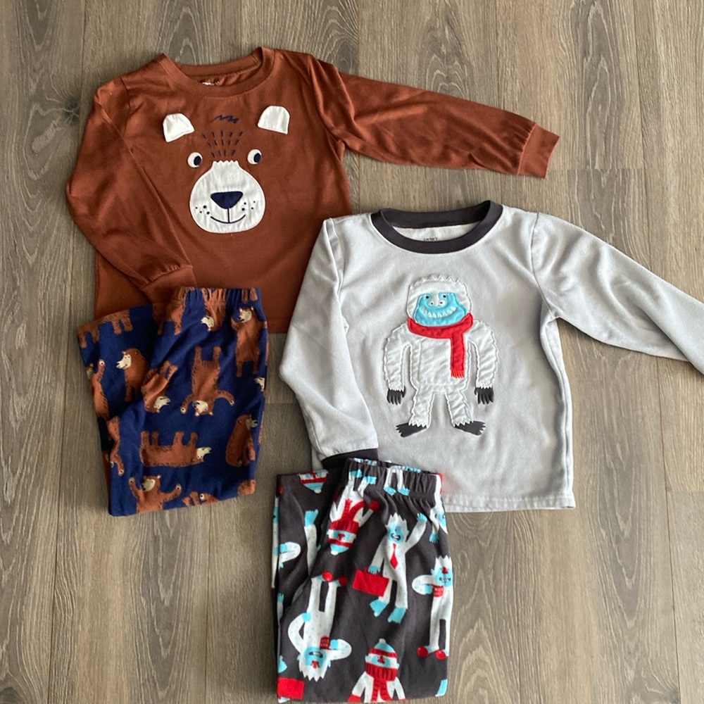 Bundle of 2 fleece pajamas